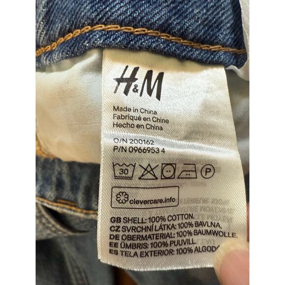 H&M loose high waist light wash jeans size 2 - Picture 4 of 11